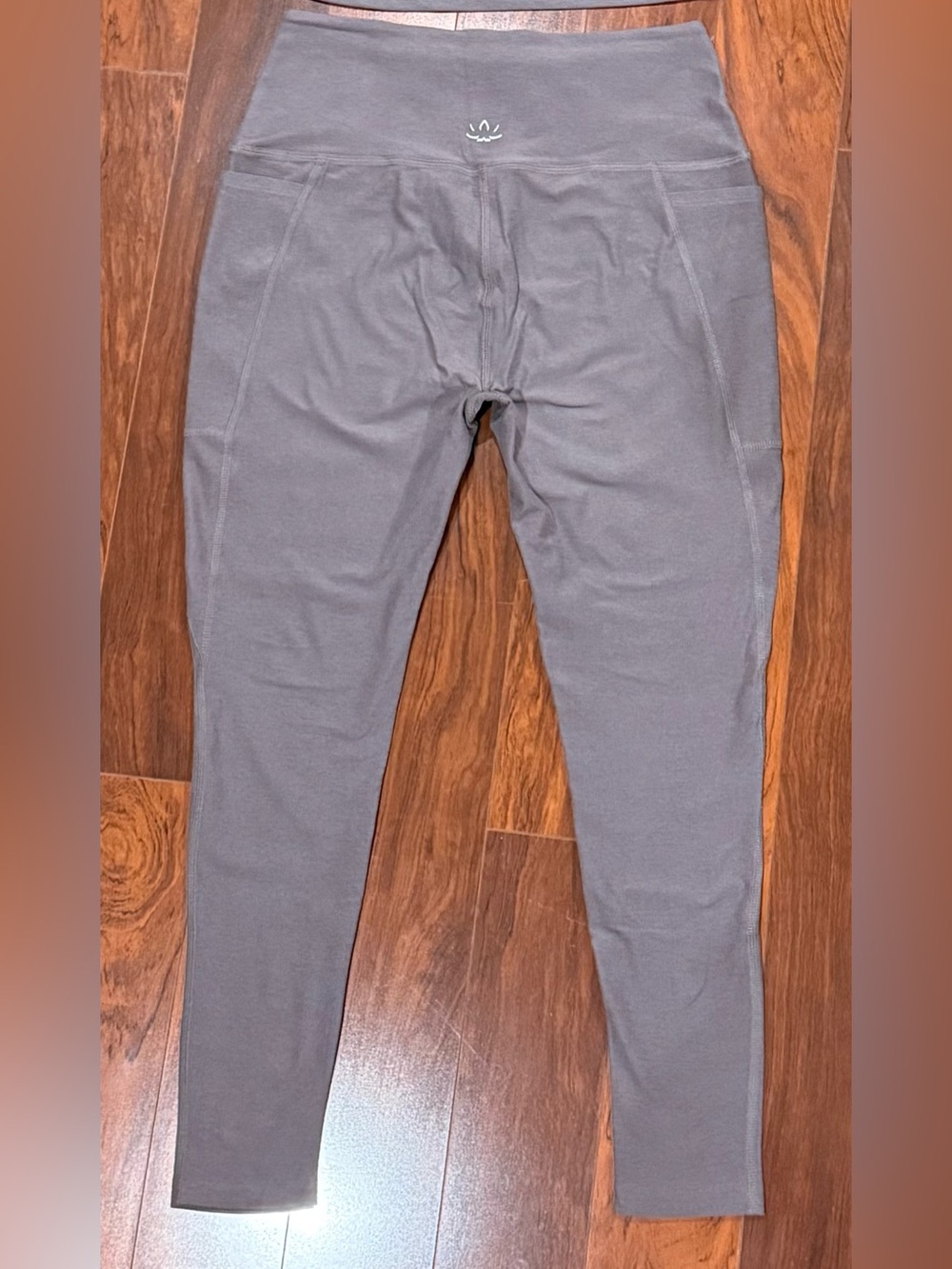 Beyond Yoga High-Waisted Leggings with Side Pockets – Size Large